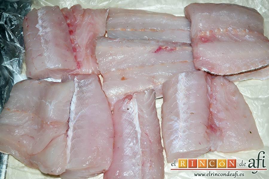 Merluza a la marinera, preparar los lomos de merluza