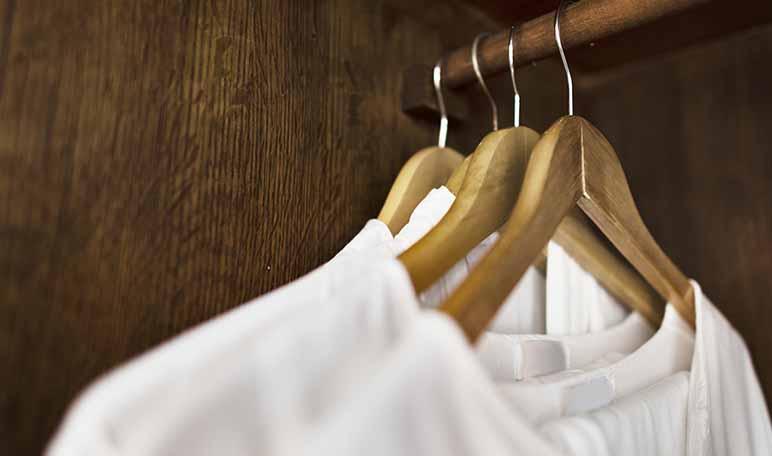 Cómo quitar manchas amarillas de la ropa blanca - Trucos de hogar caseros