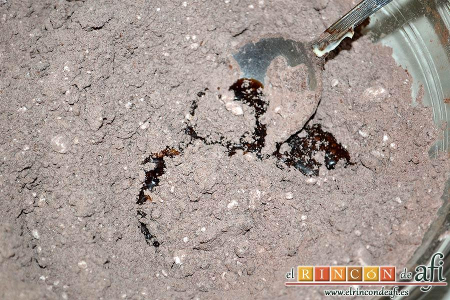 Pastel del diablo, añadir el extracto de vainilla