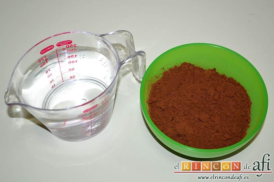 Pastel del diablo, preparar el agua y el cacao
