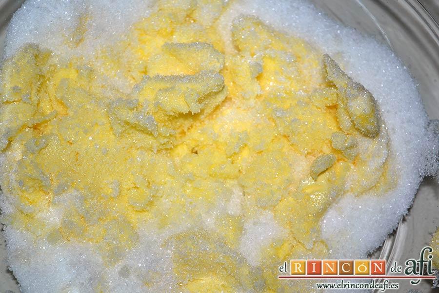 Pastel del diablo, en otro bol batir la mantequilla con el azúcar