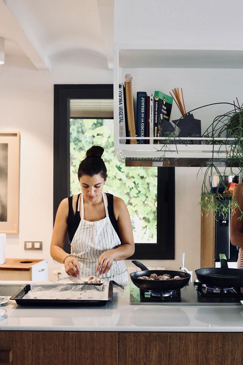 instalación-floral-gran-formato-kitchen-MariaAlgaraPhotography-desayuno