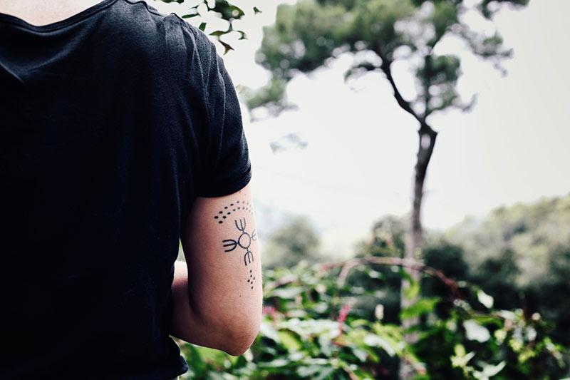 instalación-floral-gran-formato-foraging-views-MariaAlgaraPhotography-desayuno