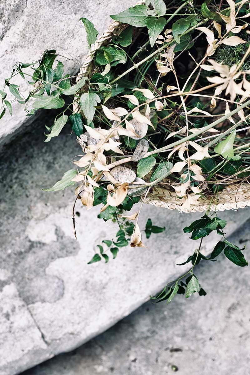 instalación-floral-gran-formato-cestos-MariaAlgaraPhotography-desayuno