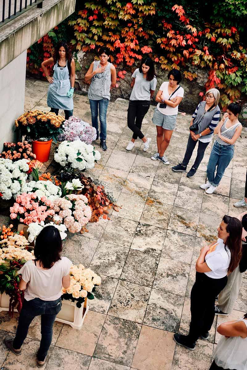 instalación-floral-gran-formato-desarrollo-MariaAlgaraPhotography-desayuno