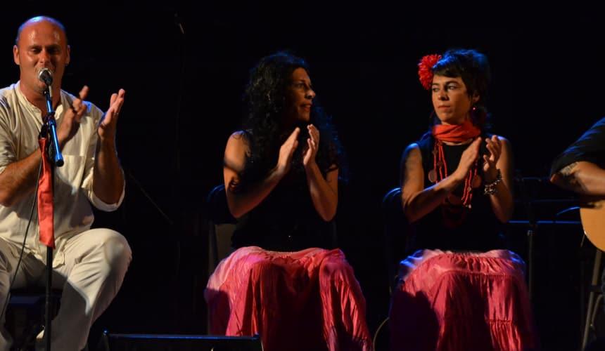 grupo de flamenco actuando en un evento