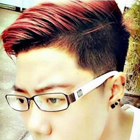 Color pelo morado hombre