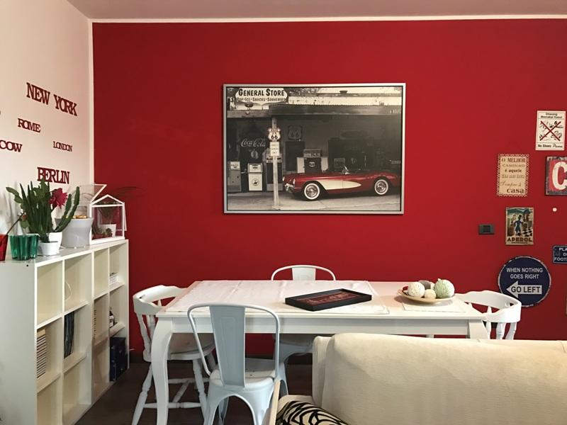 antes y después de un salón de estilo nórdico