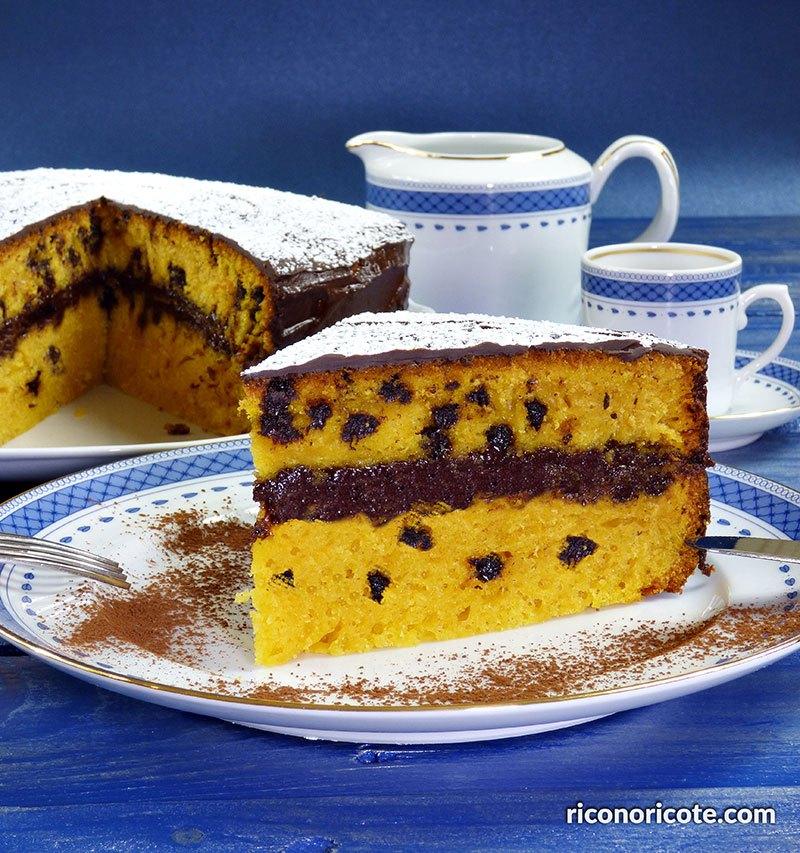 Bizcocho de calabaza relleno de chocolate