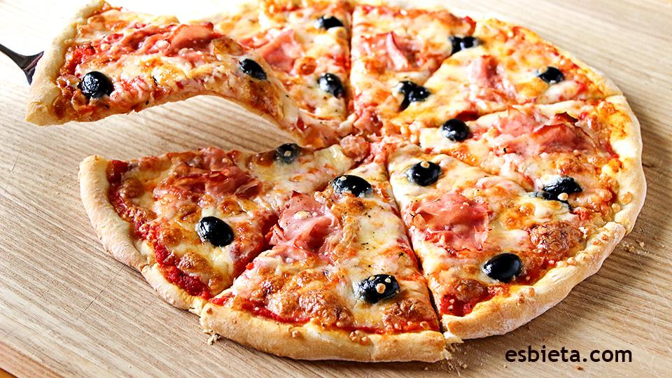 Cómo hacer pizza casera rápida con masa de pizza sin reposo