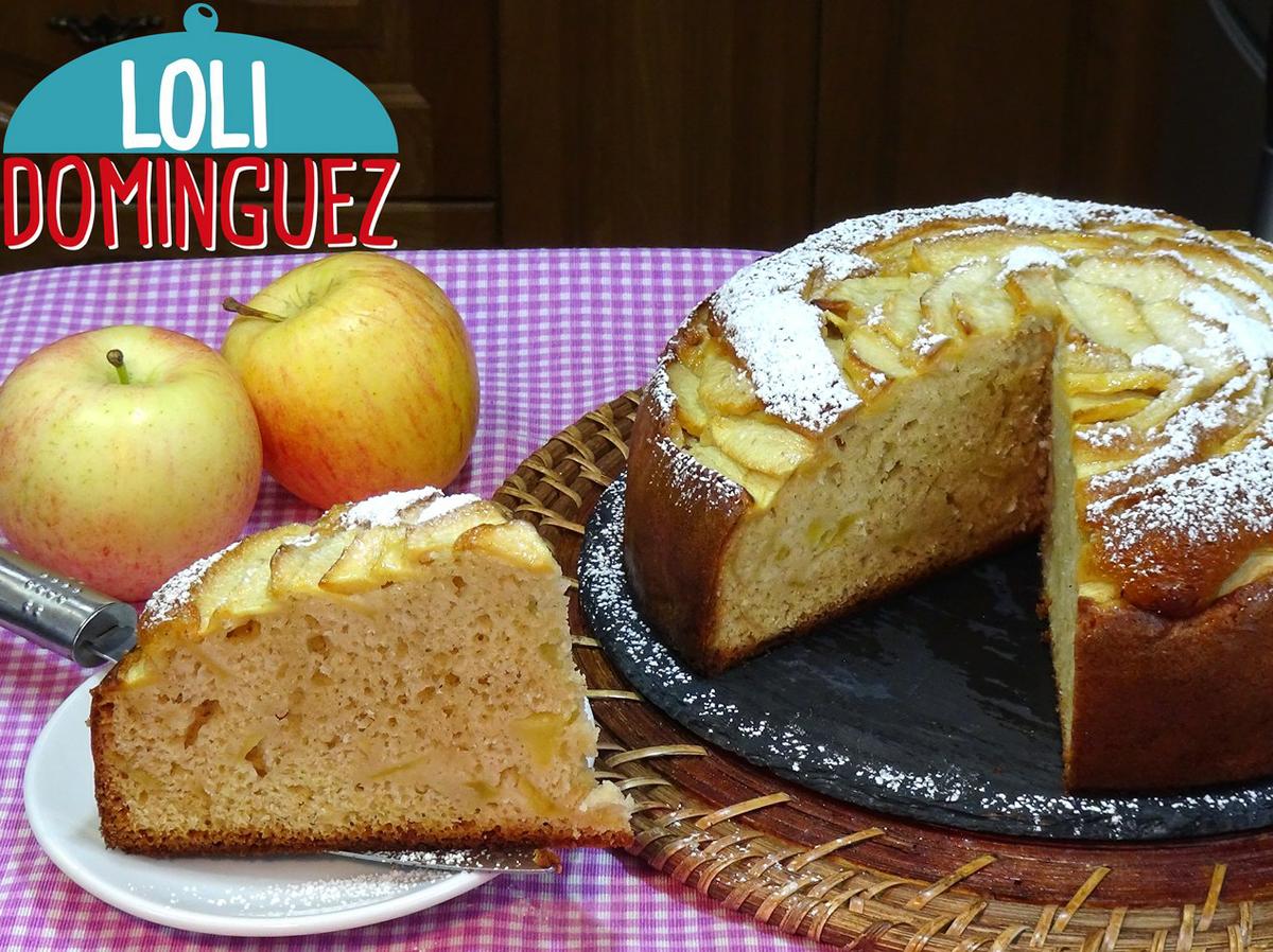 Bizcocho de nata (crema de leche) y manzana súper jugoso y muy fácil, este es un bizcocho con mucho sabor y de miga densa pero muy jugosa