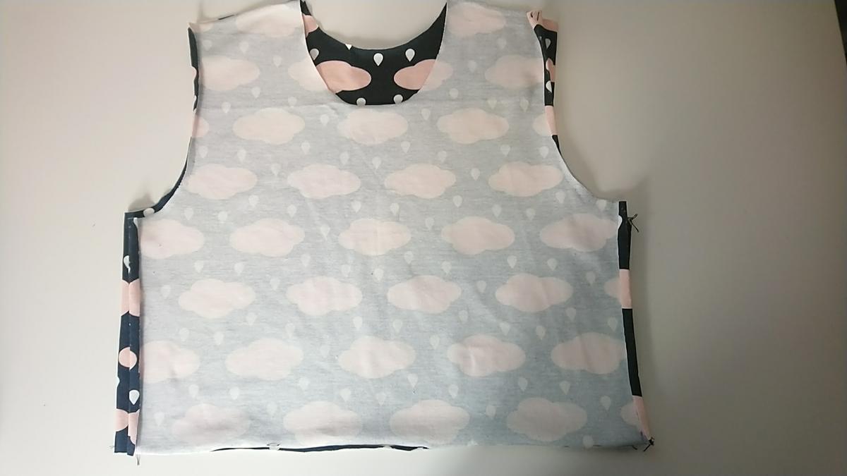 Vestido infantil de tela de punto ¡ Con patrones gratis !