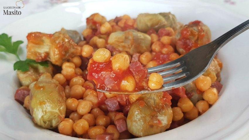 Garbanzos con alcachofas