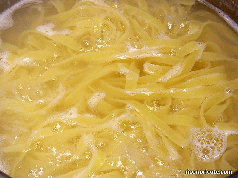 Tagliatelle con salsa Boscaiola