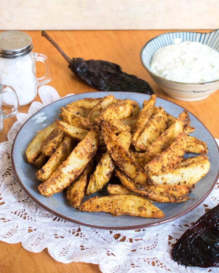 Papas gajo picantes con crema acida, receta en revista Maria Orsini