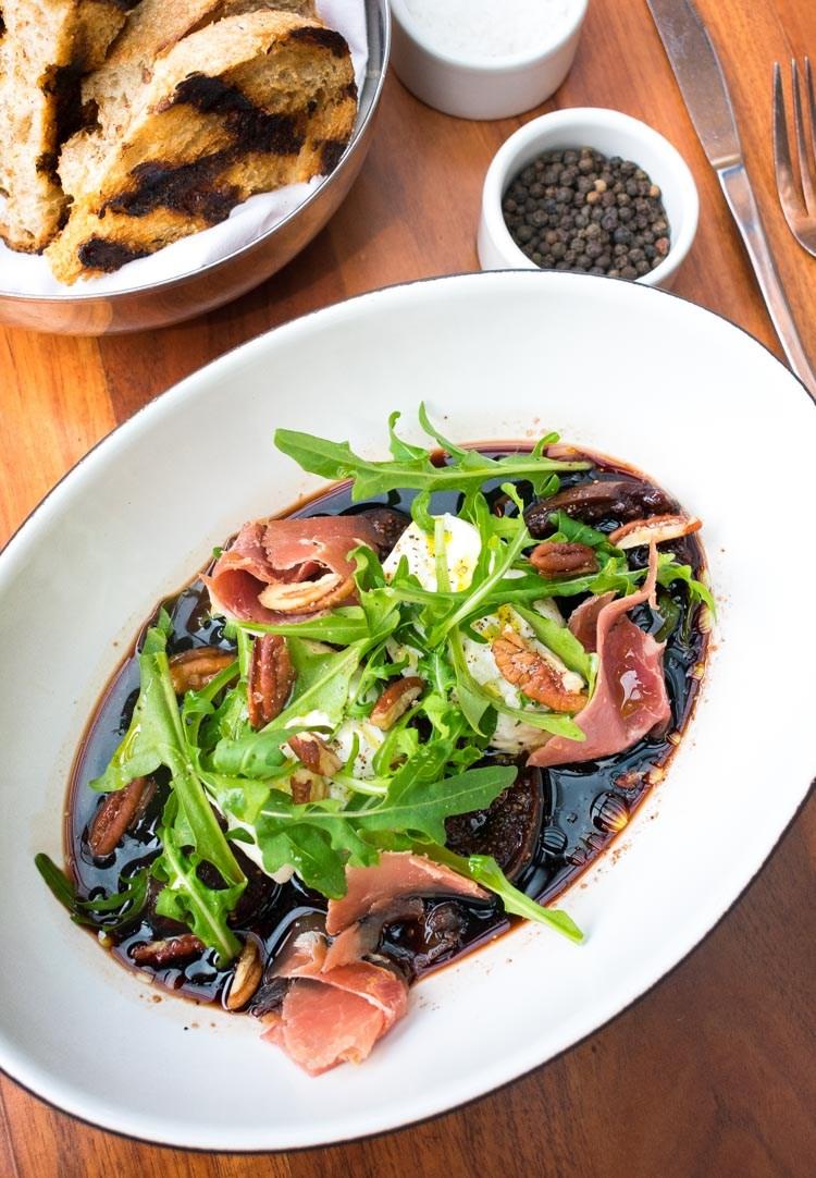 Restaurante Loretta Chic bistro, reportaje en revista Maria Orsini