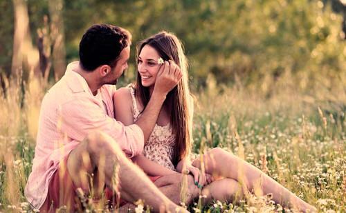 Enamorados en el bosque