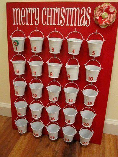 calendario de adviento hecho con cubos metálicos