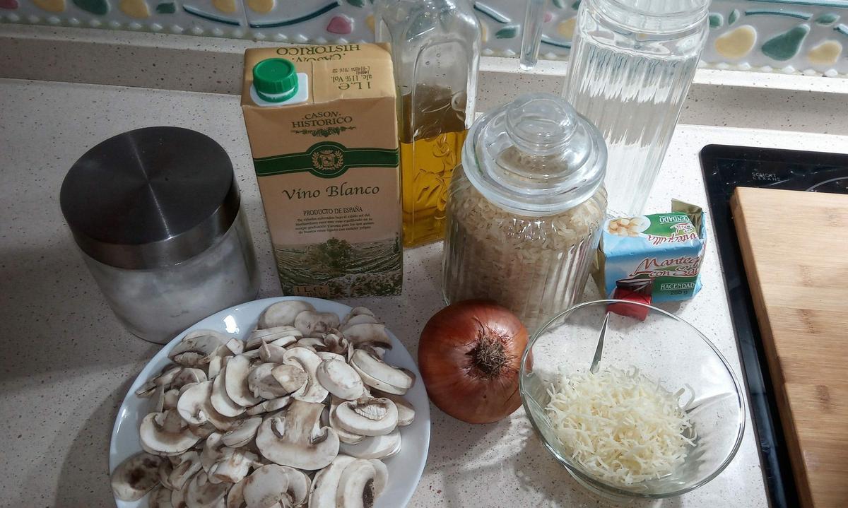 Ingredientes para hacer risotto de setas con Thermomix.