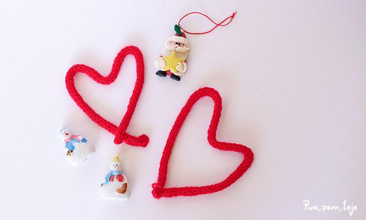 Corazones tejidos con tricotín