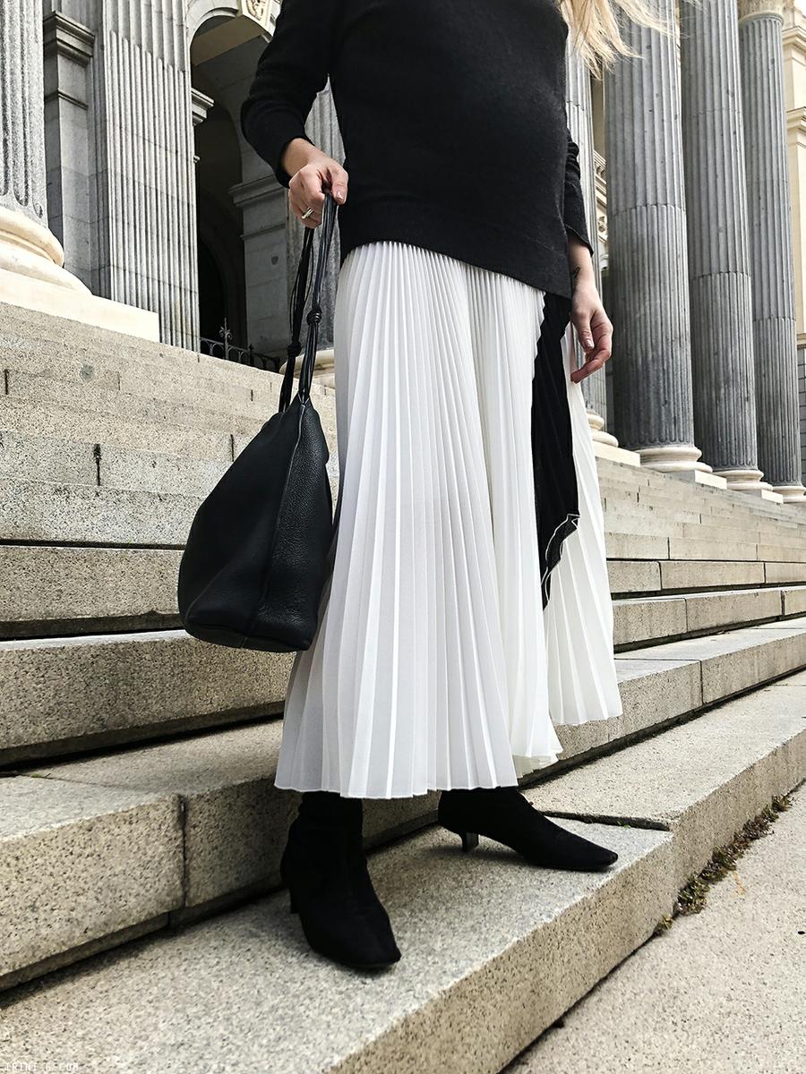 Trini | Equipment sweater Proenza Schouler skirt