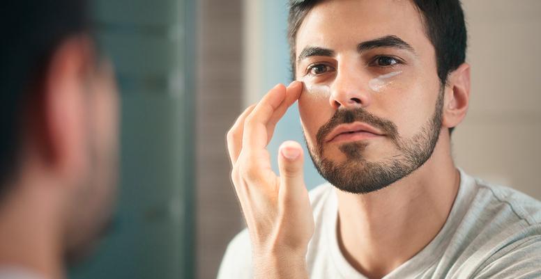 Las mejores Cremas para el Contorno de los Ojos para hombre