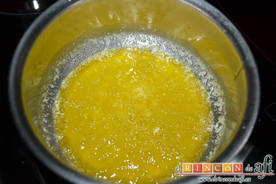 Pudin de salmón, dejar que hierva y bajar el fuego