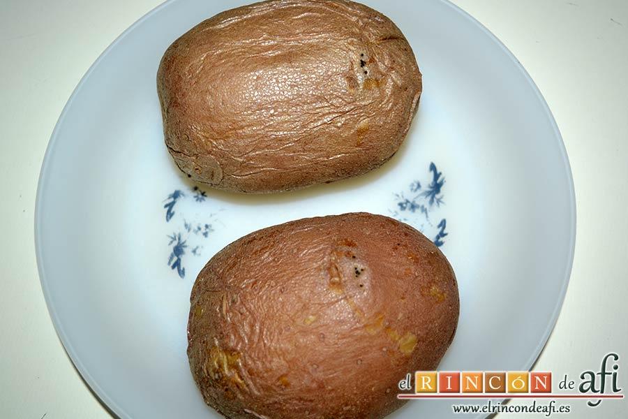 Pudin de salmón, quitar el film con cuidado de no quemarnos