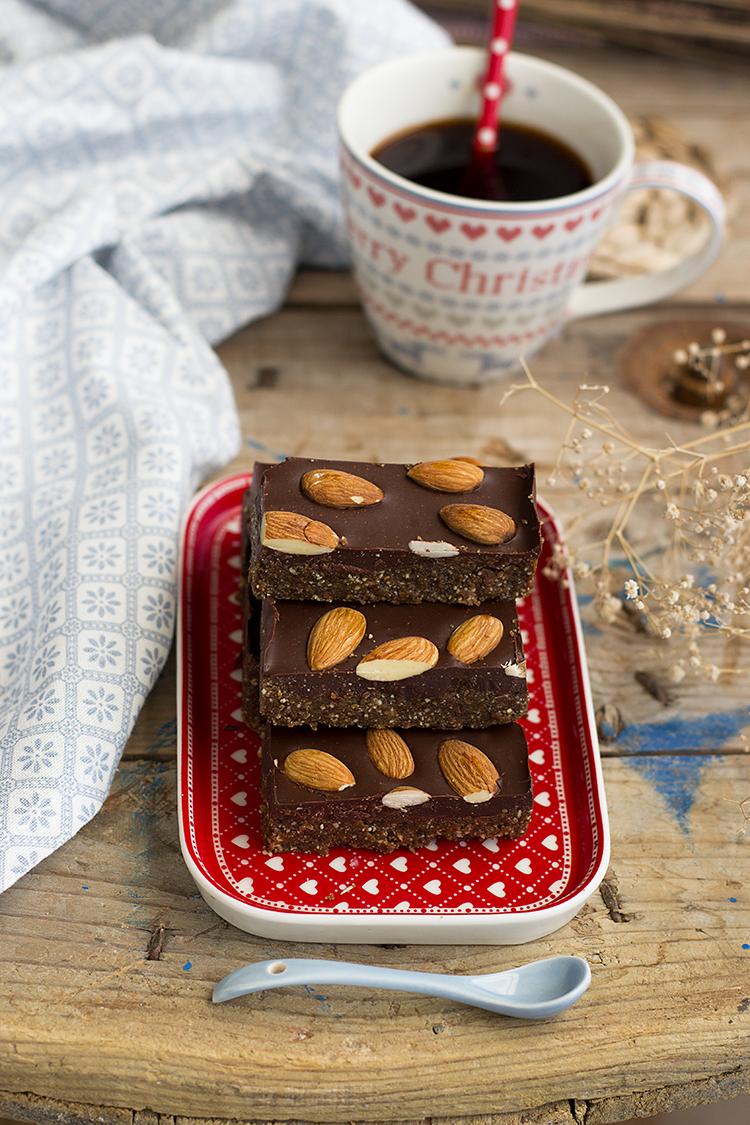 Turrón saludable de frutos secos y chocolate la mejor opción navideña