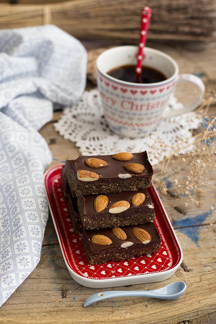 Turrón saludable de frutos secos y chocolate la mejor opción navideña