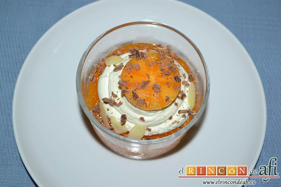 Crema de caqui y nata (crema de leche), sugerencia de presentación