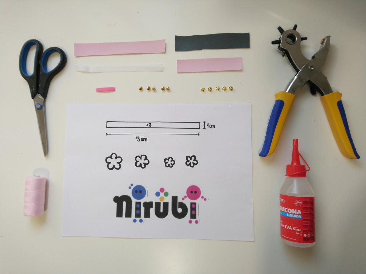 Pulsera bicolor de polipiel (flores) ¡ Con patrones gratis !