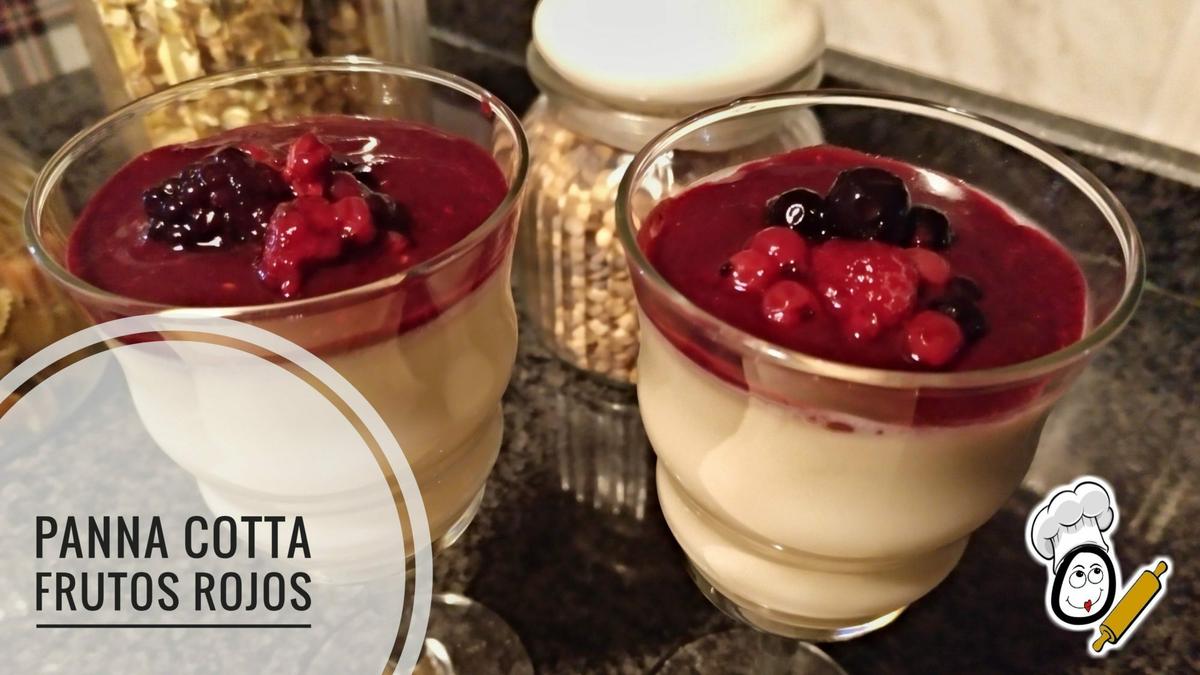 Panna cotta con frutos rojos