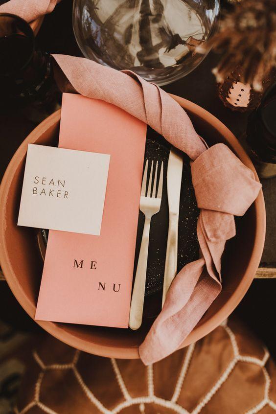 papelería de boda living coral pantone 2019