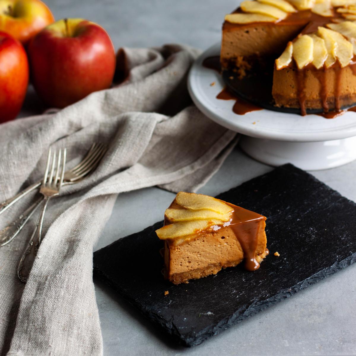cheesecake de dulce de leche con manzana caramelizada