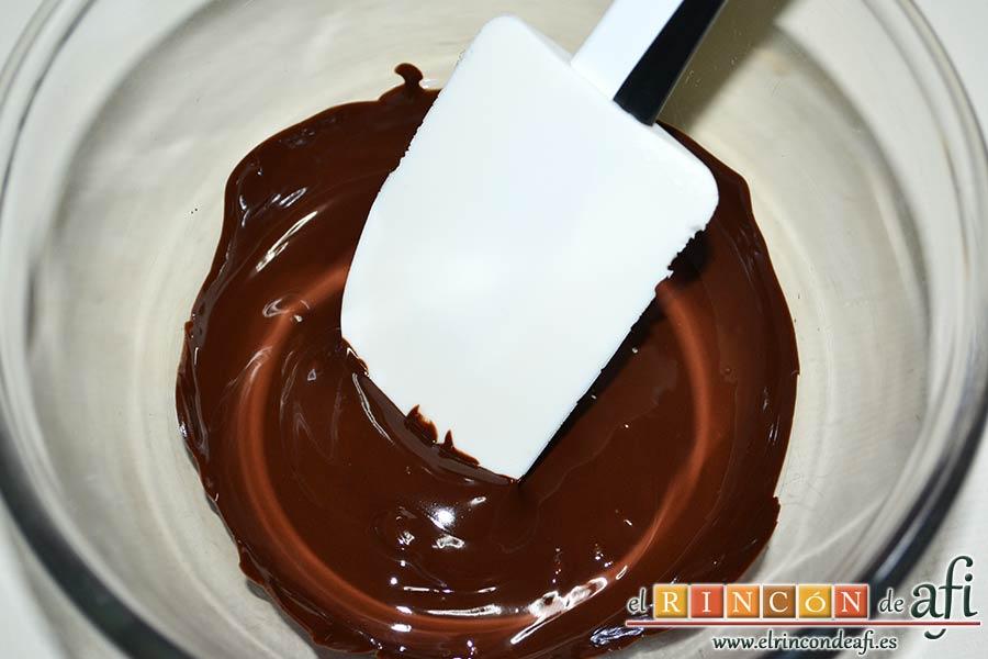 Cuernecitos de vainilla y chocolate, también se puede fundir al baño María