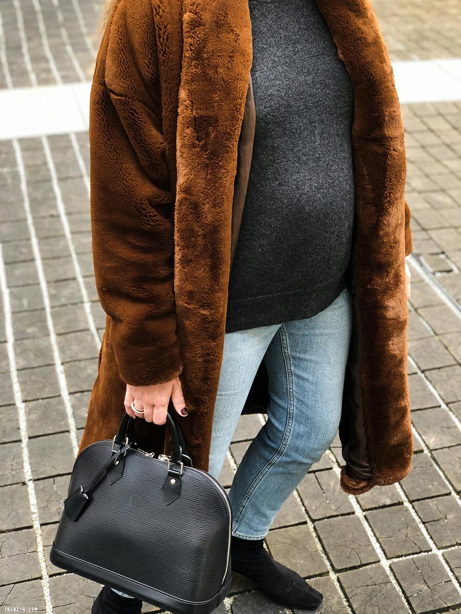 Trini | Toteme coat Stella McCartney boots