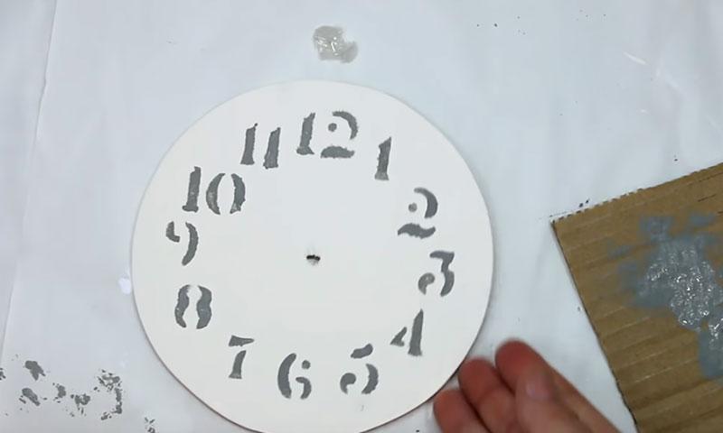 Cómo hacer un reloj de madera