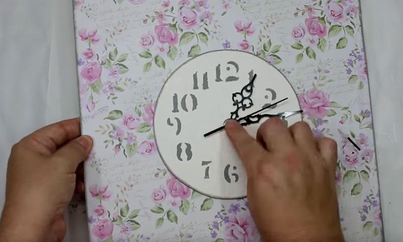 Cómo hacer un reloj de madera