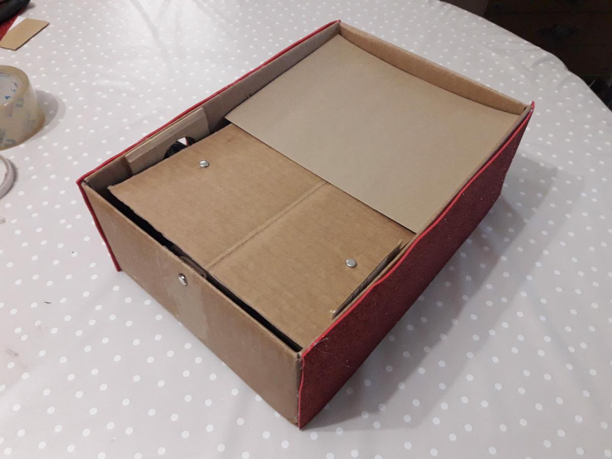 como hacer un buzón de correo mágico reciclando