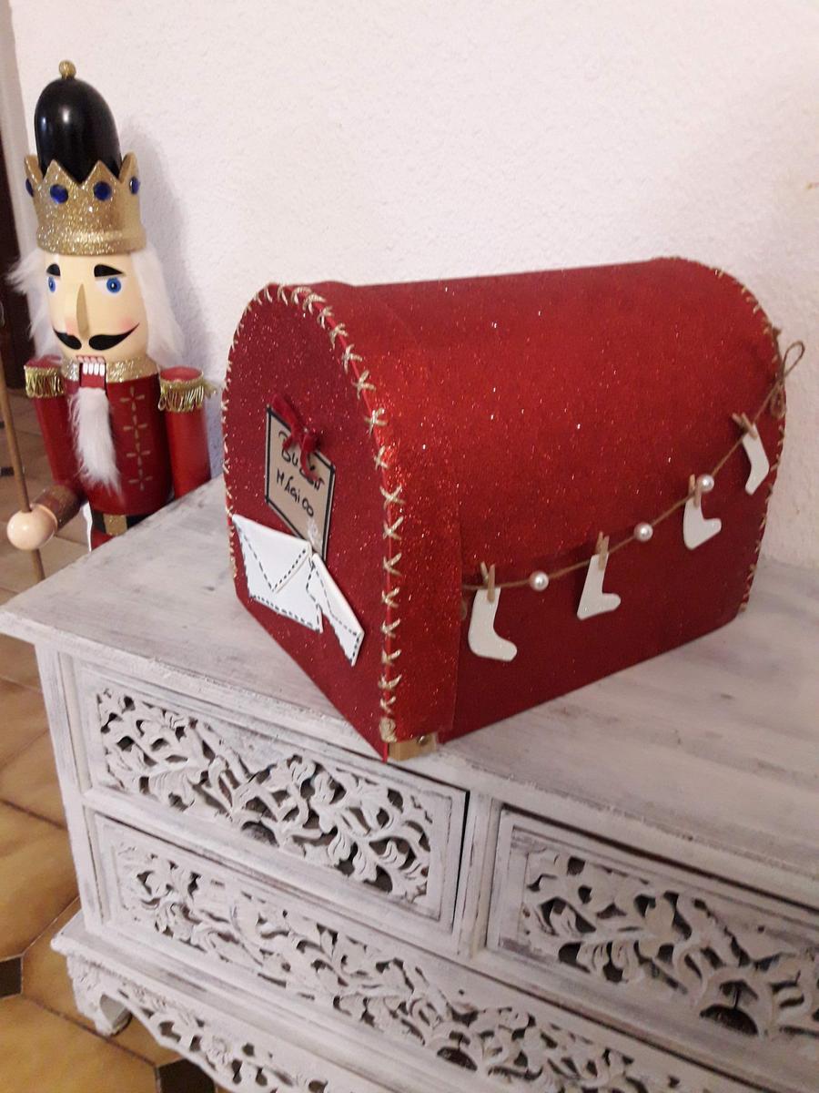 ¿Cómo hacer un buzón de correo mágico reciclando? | Manualidades