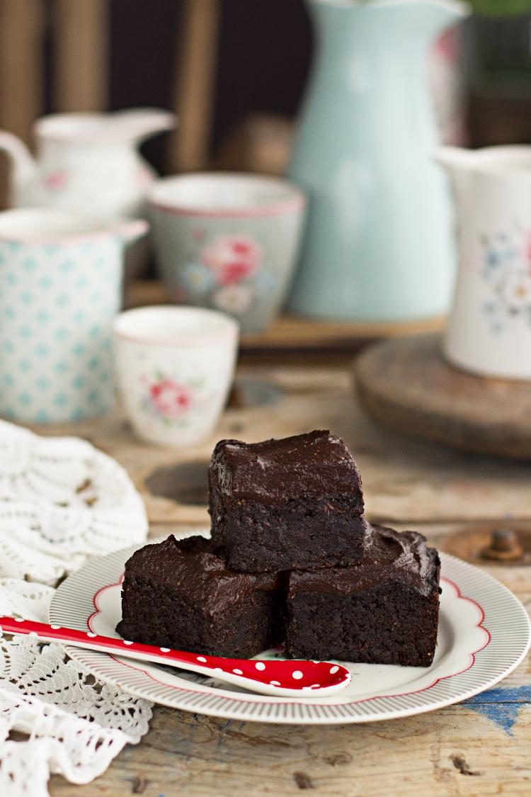 Brownie de Aguacate y coco con nutella casera receta fácil