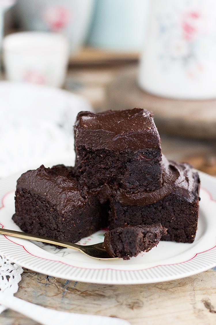 Brownie de Aguacate y coco con nutella casera receta fácil