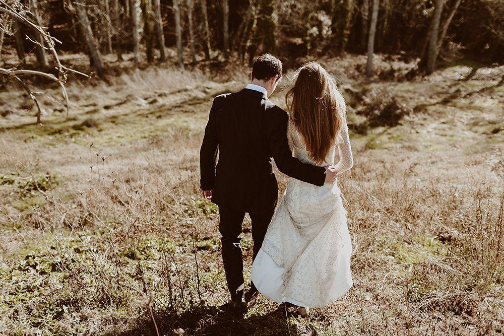 Novios en el bosque