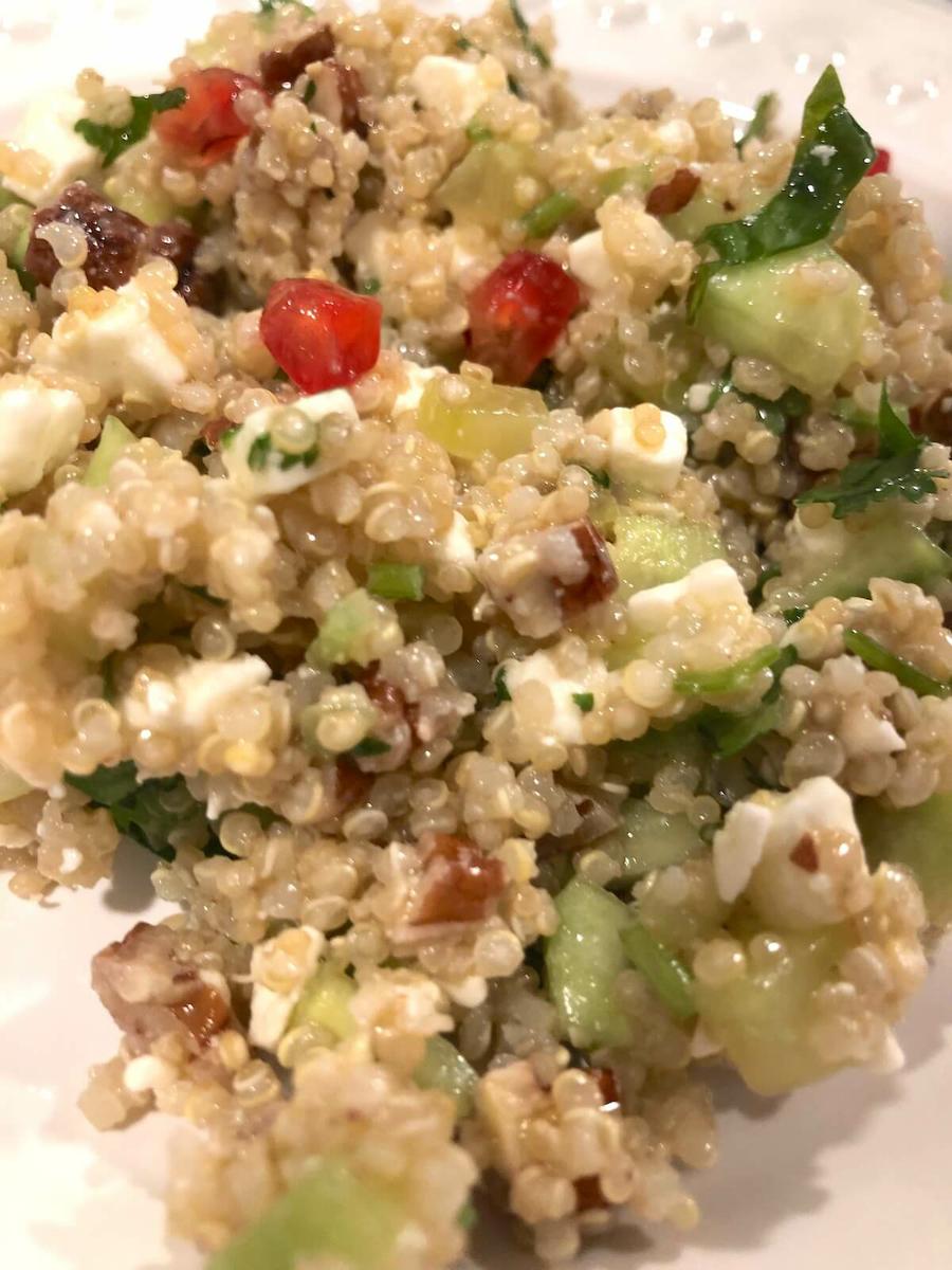 ensalada de quinoa con salsa de mostaza