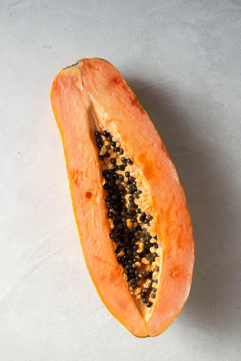 Batido de papaya, mango y piña