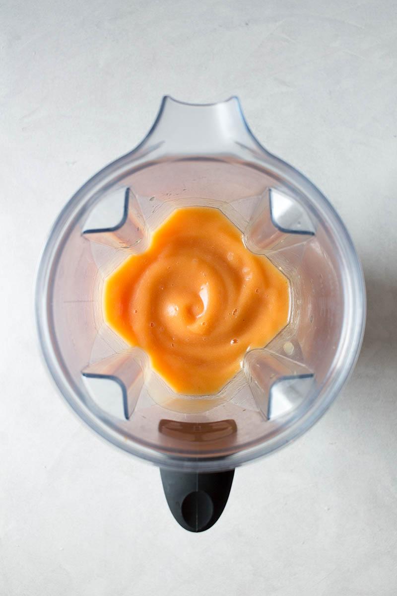 Batido de papaya, mango y piña