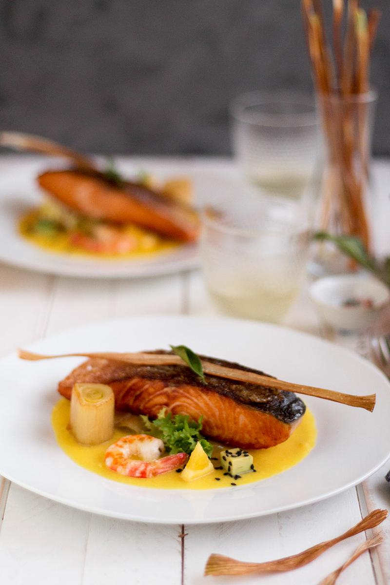 Salmón con salsa de naranja al cointreau