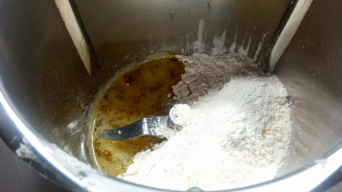 Harina con croquetas en Thermomix.