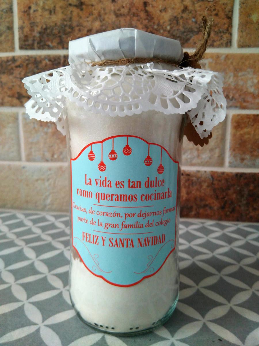 Tarro con receta de bizcocho de chocolate